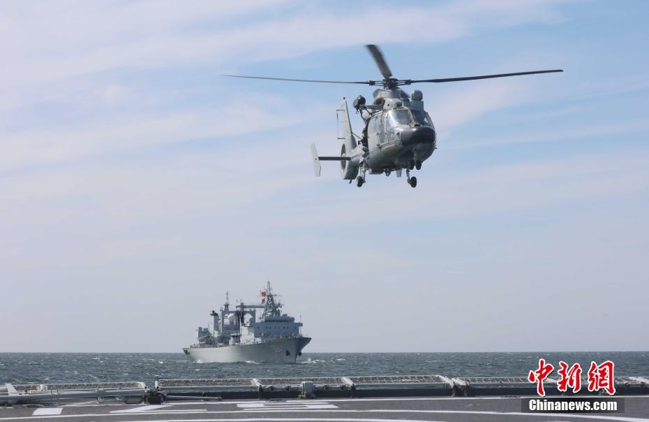 中俄海上联合演习演练登临检查和搜救