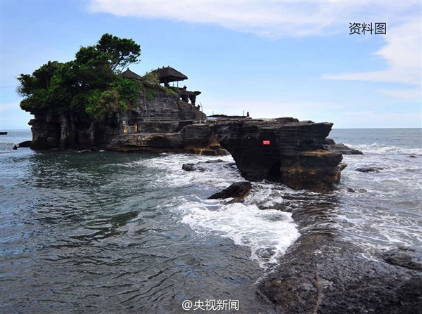 中国32岁女子泰国普吉岛悬崖自拍 跌落大海溺亡