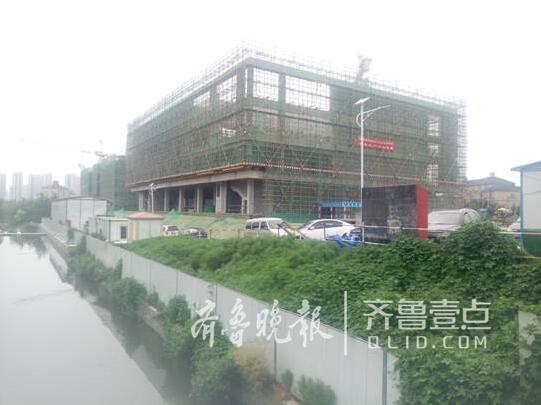 李沧东部社区活动中心主体封顶 可同时容纳500人健身