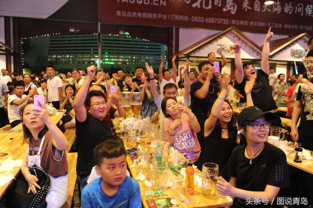 青岛啤酒节“High啤模式”持续 游客“饮爆”夏日激情