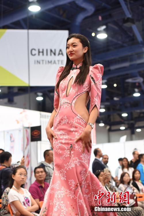 中国内衣之美惊艳拉斯维加斯 国际超模压轴出场