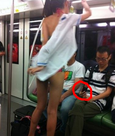 地铁上的男女色狼