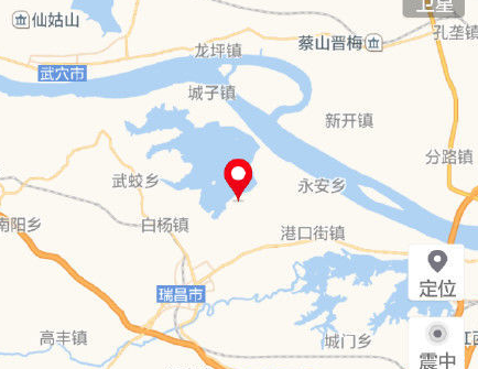 江西九江发生3.7级地震 民众冒雨跑出楼房避险