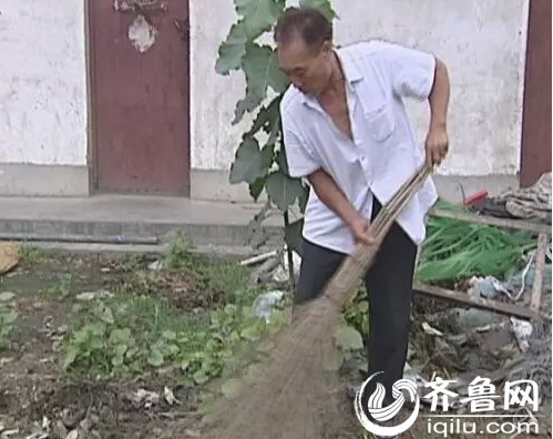 孙业龙，是枣庄市台儿庄泥沟镇东黄村的一名普通村民，今年已经五十八岁，18年来，他一直活在羞辱中（视频截图）