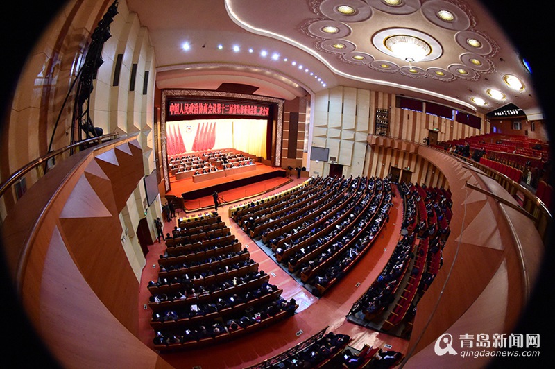 青岛市委员会第二次会议圆满完成各项议程,1月12日下午在市人民会堂