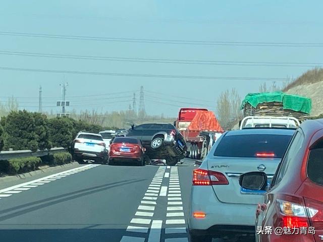 高速车祸现场图片图片