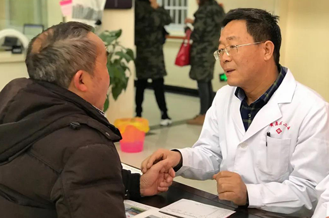 正文在医疗方面,2018年4月,山东大学齐鲁医院(青岛)院长刘玉欣,党委