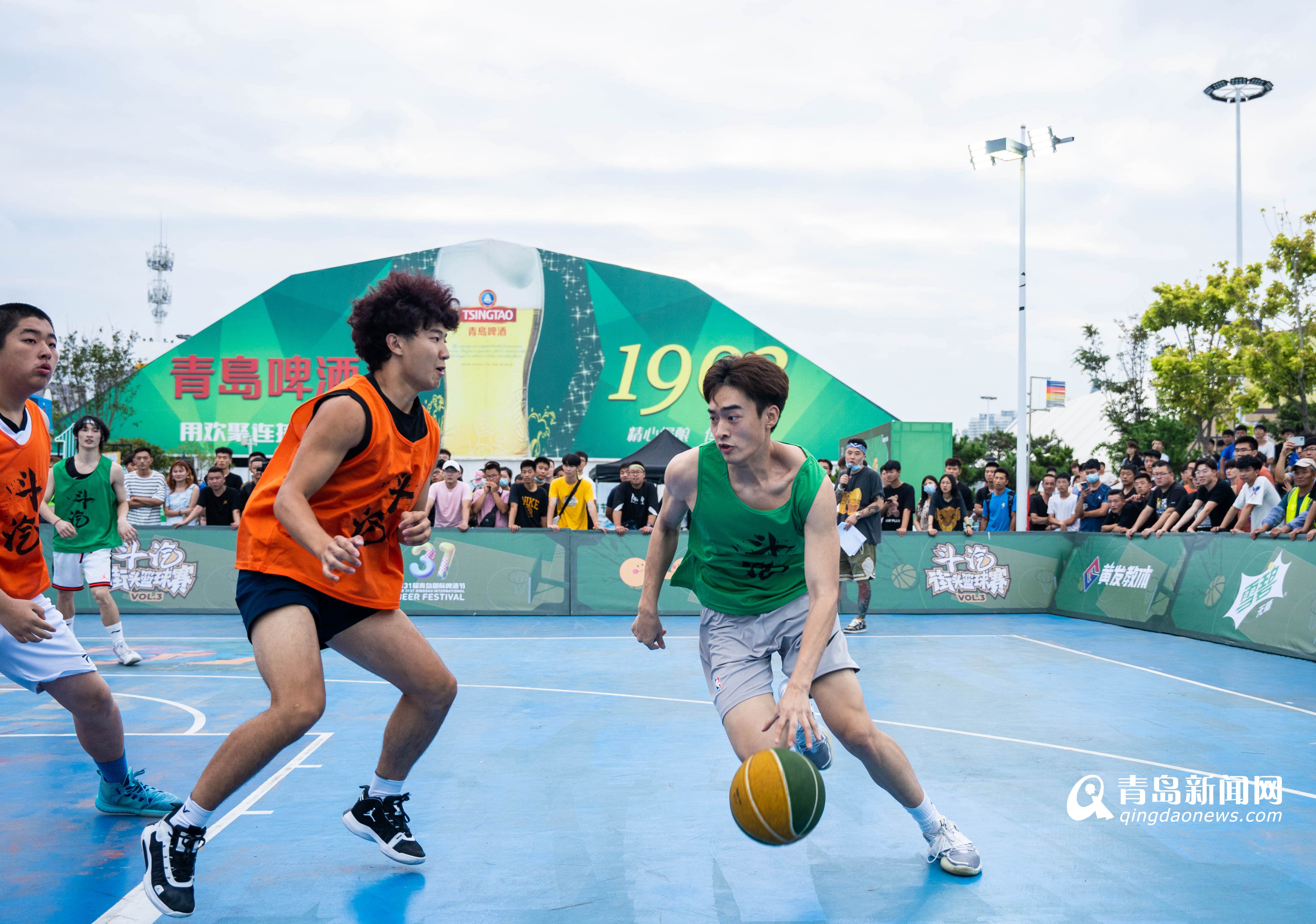 斗汽街头篮球赛在西海岸金沙滩啤酒城开赛