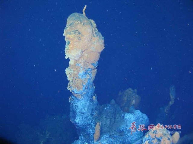 蛟龙号探秘神奇海底热液区 珍贵图片曝光