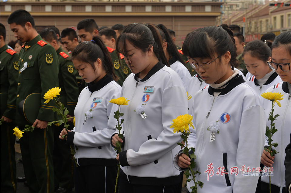 组图：青岛举行公祭仪式 纪念南京大屠杀死难者