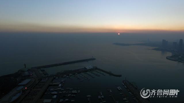 高清：270米高空俯瞰2015年青岛最后一片夕阳