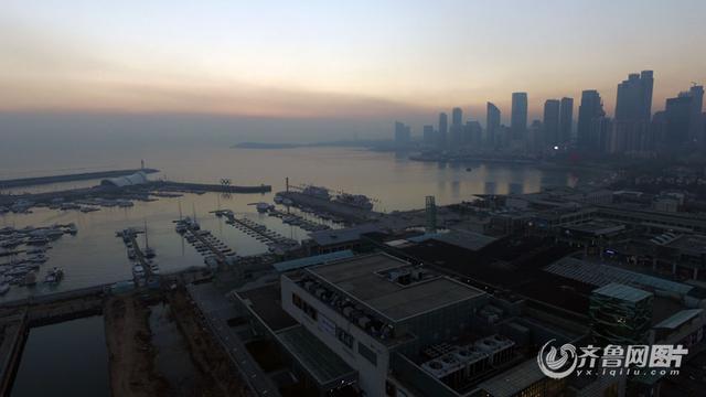 高清：270米高空俯瞰2015年青岛最后一片夕阳