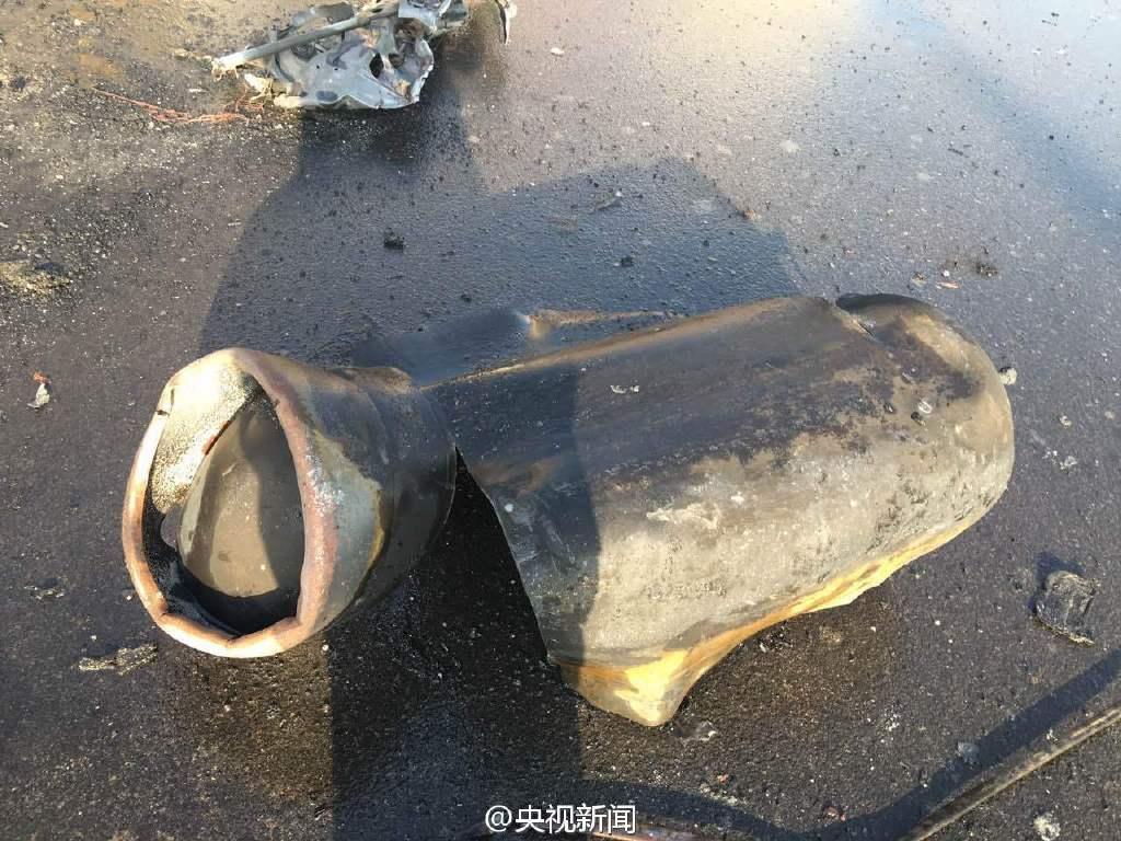 天津一液化气运输车爆炸 现场汽车只剩框架