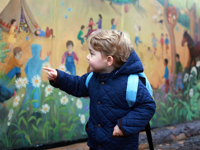 英乔治王子上幼儿园首日 凯特王妃亲拍两张萌照