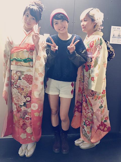 日本“成人式”美少女秀“和服诱惑”
