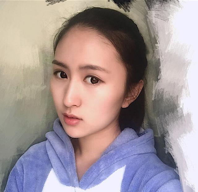 浙传校花闪耀CBA赛场 私照清纯似晴子(组图)