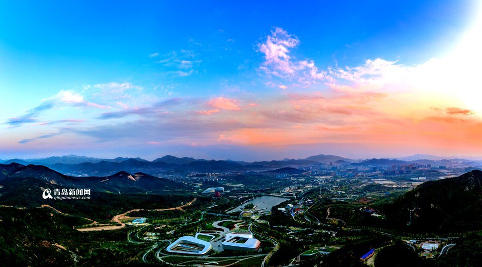 高清：世博园场馆获詹天佑奖 全景图壮美