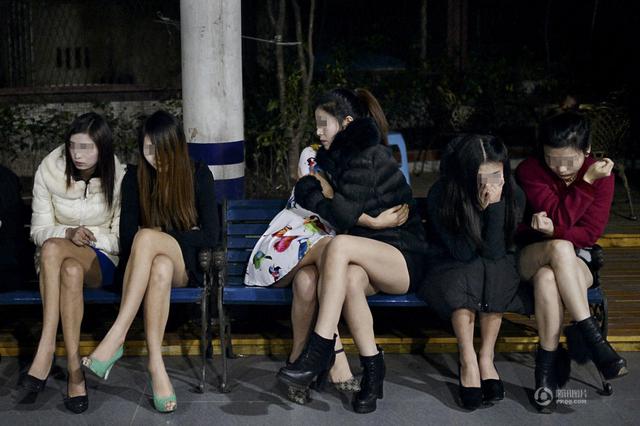组图：摄影师记录重庆基层派出所1000多个日夜