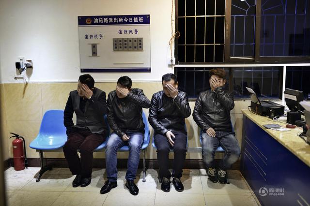 组图：摄影师记录重庆基层派出所1000多个日夜