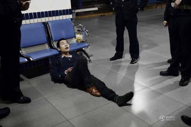 组图：摄影师记录重庆基层派出所1000多个日夜