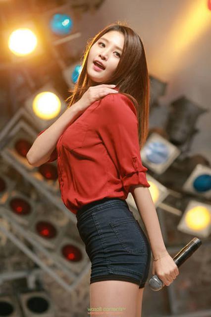 王思聪买下韩国女团当主播