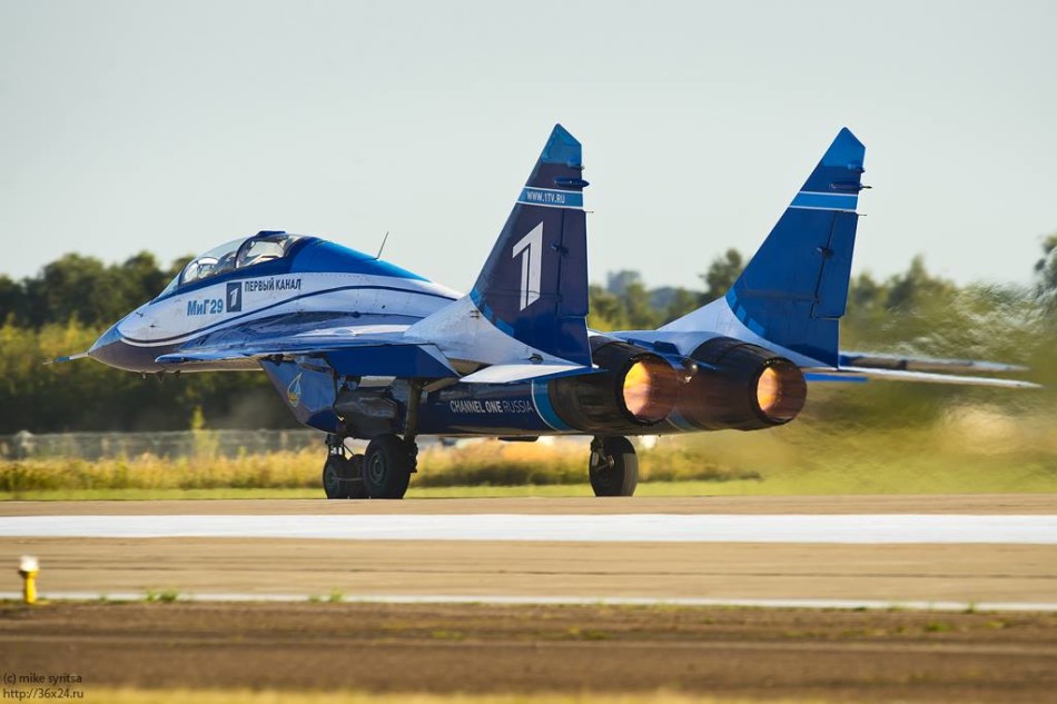 俄战机美图重型战机拍出唯美范