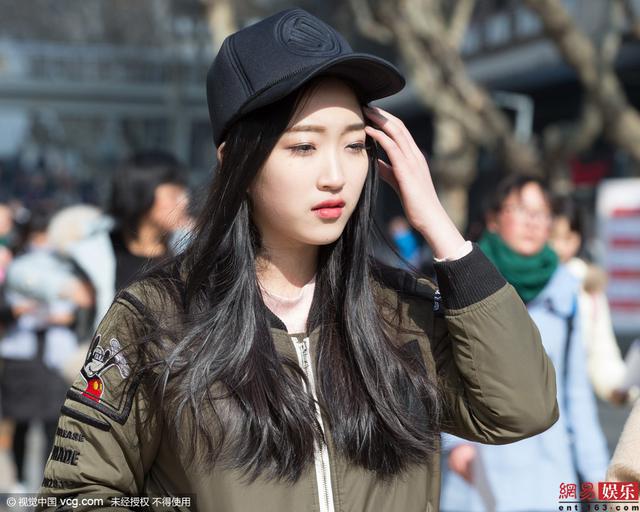 南京艺考众美女学生现身颜值高(组图) 南京艺考众美女学生现身颜值高(组图)