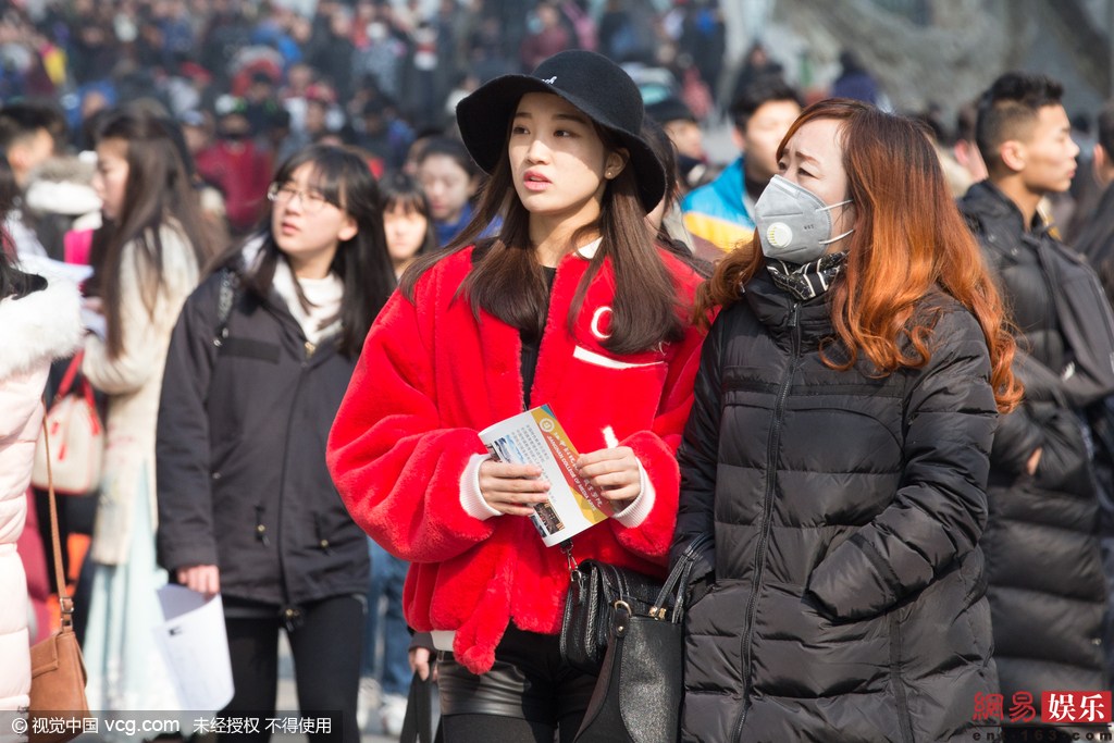 南京艺考众美女学生现身颜值高(组图)