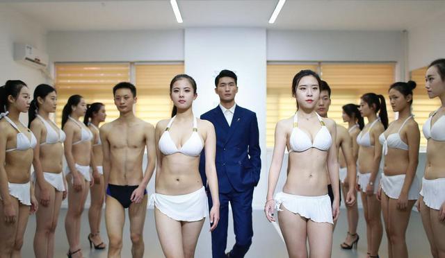 南京艺考众美女学生现身颜值高(组图) 南京艺考众美女学生现身颜值高(组图)