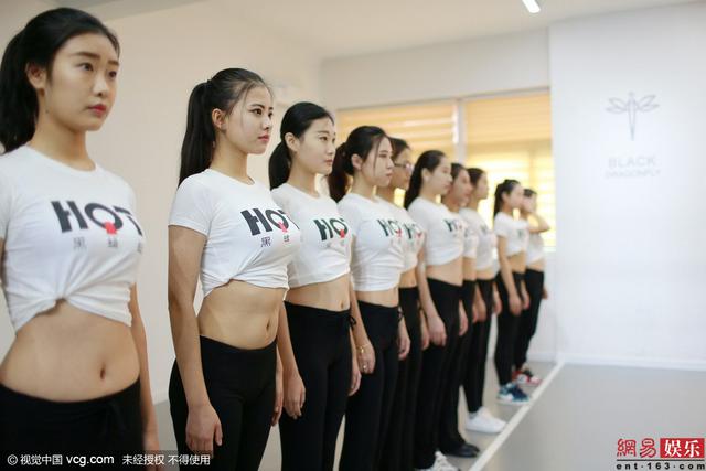 南京艺考众美女学生现身颜值高(组图) 南京艺考众美女学生现身颜值高(组图)