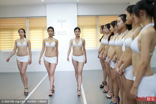 南京艺考众美女学生现身颜值高(组图) 南京艺考众美女学生现身颜值高(组图)