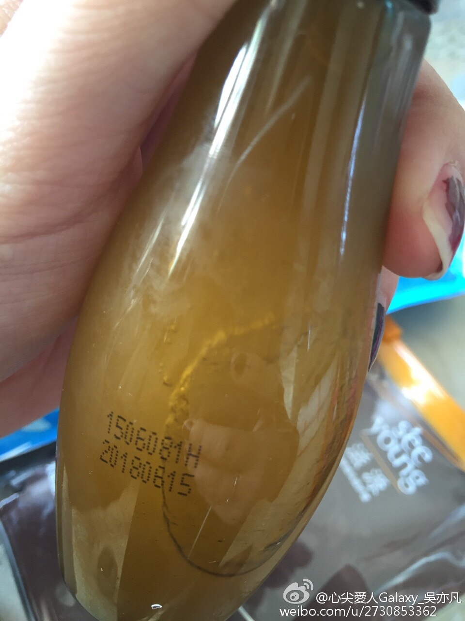 女子网购化妆品到手成冰坨 盘点冻住的快递