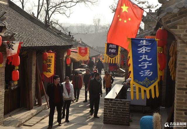 【年新闻】藏马山景区春节庙会 冰雪中品年俗