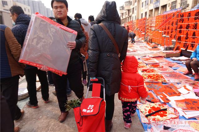 高清：欢天喜地迎小年 李村大集迎数万赶集人