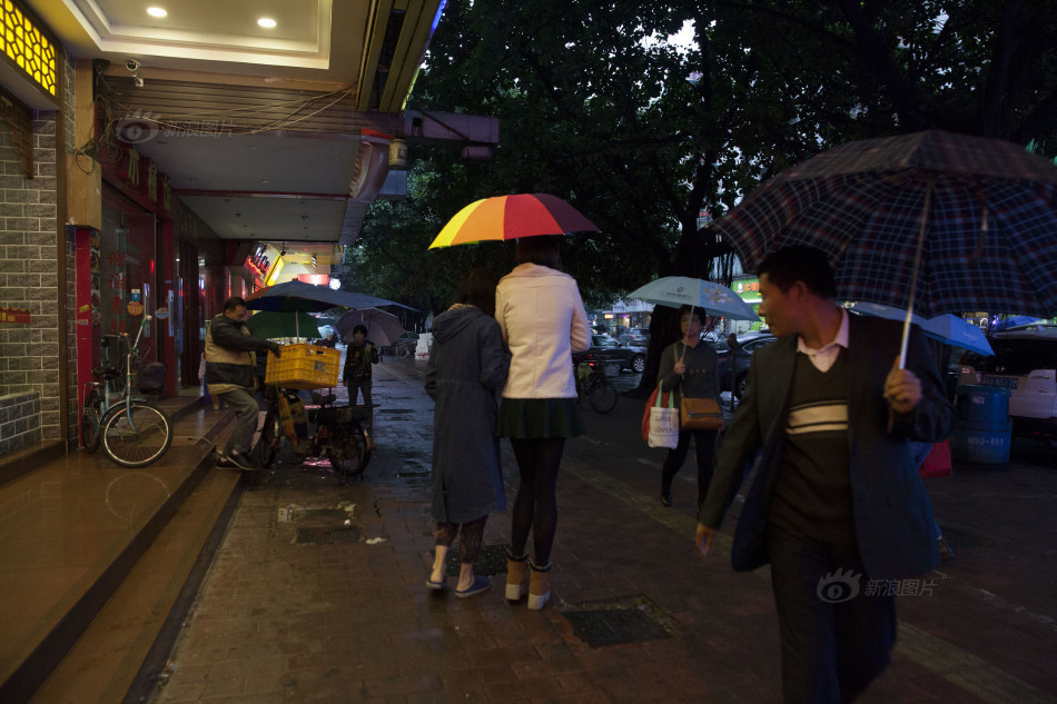 满族文身师女孩：我只是个普通上班族