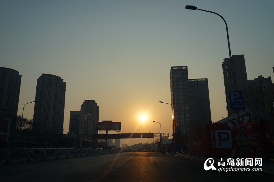 高清:青岛除夕上演空城计 城市暂时进入休眠期