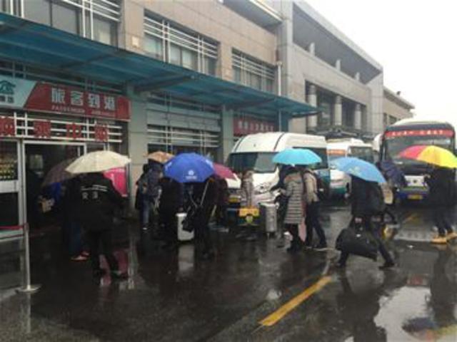 假期最后一天 雨雪来“留步”