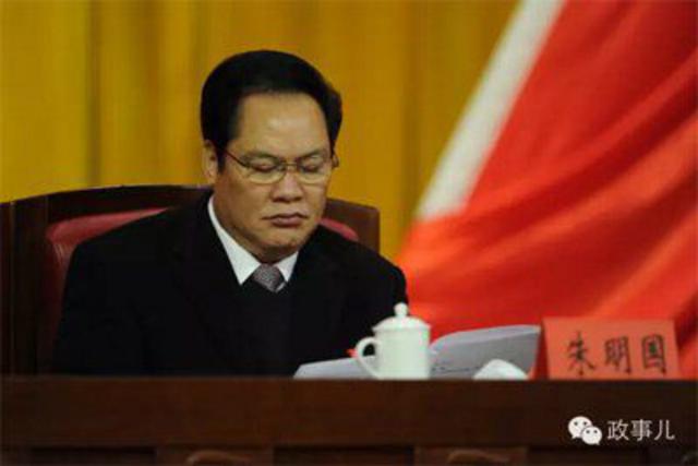媒体揭贪官被带走时细节:有人欲跳楼 有人被吓瘫