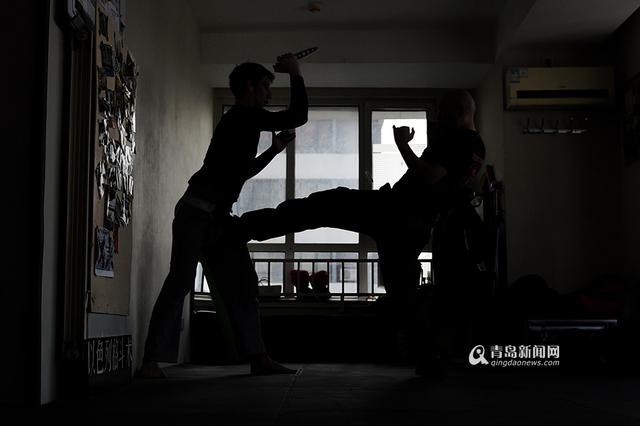 【新青年】80后以色列格斗术教头 卖车开武馆