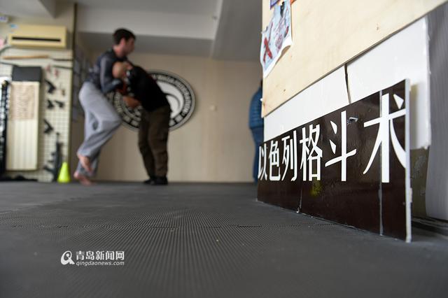 【新青年】80后以色列格斗术教头 卖车开武馆