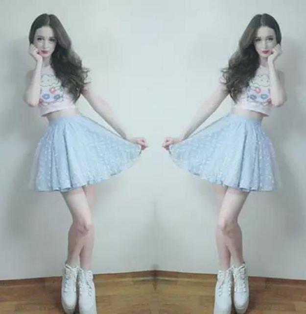 90后美女大学生蜂腰大长腿身材完美 酷似芭比(图) 90后美女大学生蜂腰大长腿身材完美 酷似芭比(图)