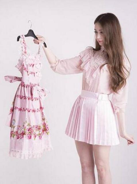 90后美女大学生蜂腰大长腿身材完美 酷似芭比(图) 90后美女大学生蜂腰大长腿身材完美 酷似芭比(图)