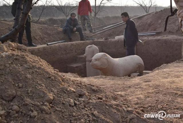 唐中宗陵前出土一批石刻 曾立无字碑现已荡然无存