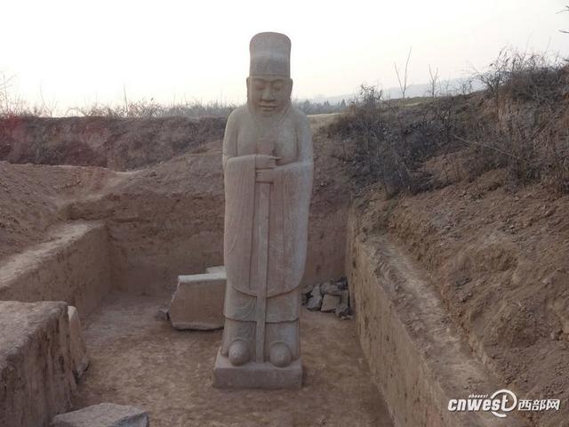 唐中宗陵前出土一批石刻 曾立无字碑现已荡然无存