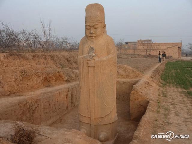 唐中宗陵前出土一批石刻 曾立无字碑现已荡然无存