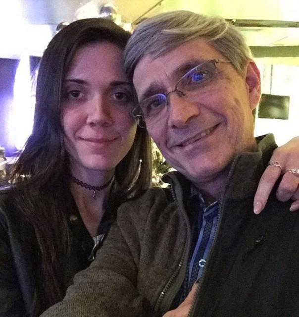 美老夫少妻相差33岁网上自信分享私生活