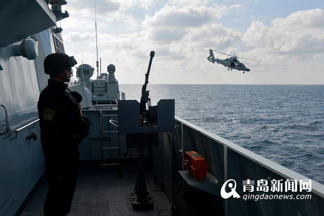 高清:亚丁湾上战舰列阵 中欧举行反海盗演练 高清:亚丁湾上战舰列阵 中欧举行反海盗演练