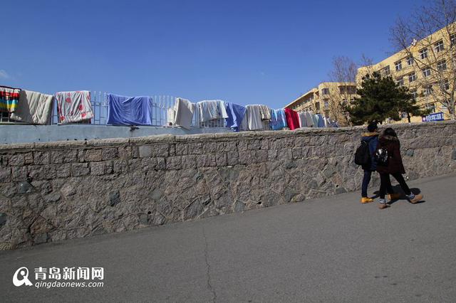 又到高校开学季 大学生&apos;铺天盖地&apos;晒被子