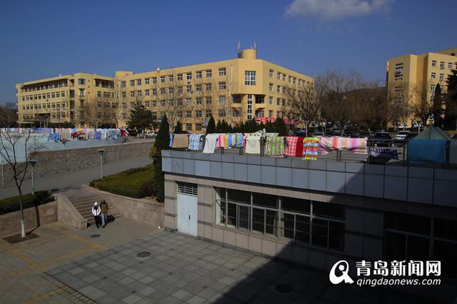 又到高校开学季 大学生&apos;铺天盖地&apos;晒被子