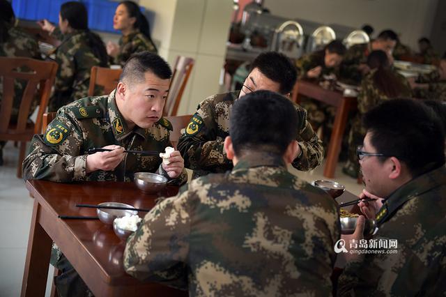 【新青年】消防队里的曲艺达人 获吴君如点赞